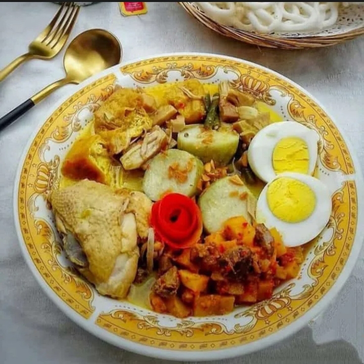 Lontong Sayur Komplit