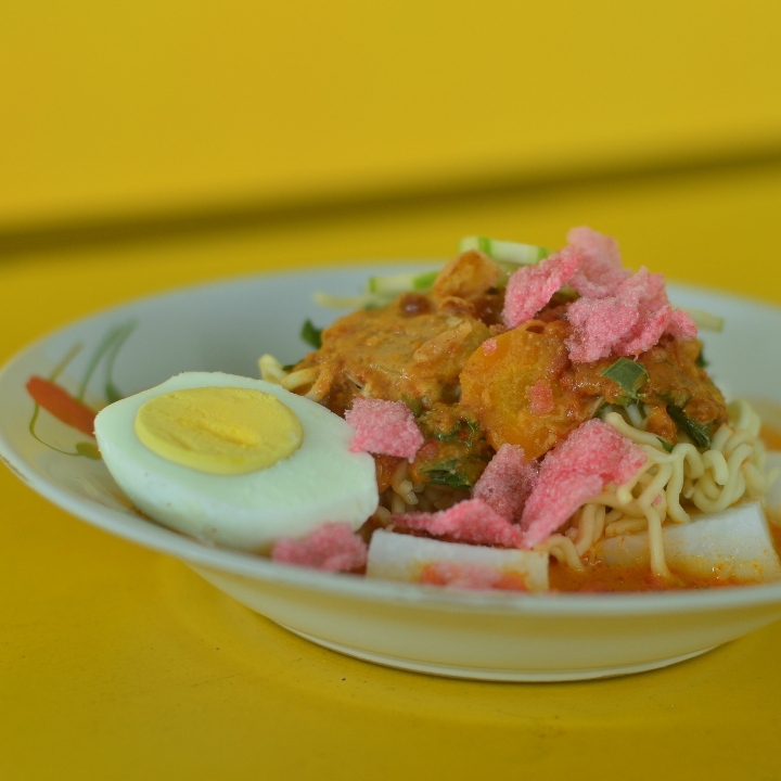 Lontong Sayur Pakai Telur Sebiji