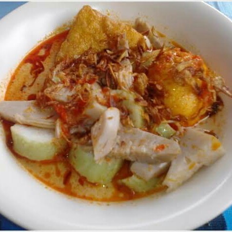 Lontong Sayur Pakai telur