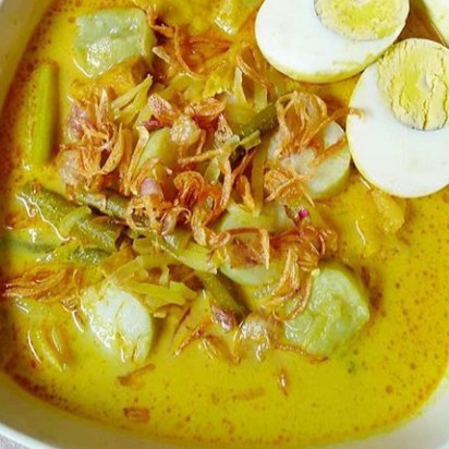 Lontong Sayur Plus Telor