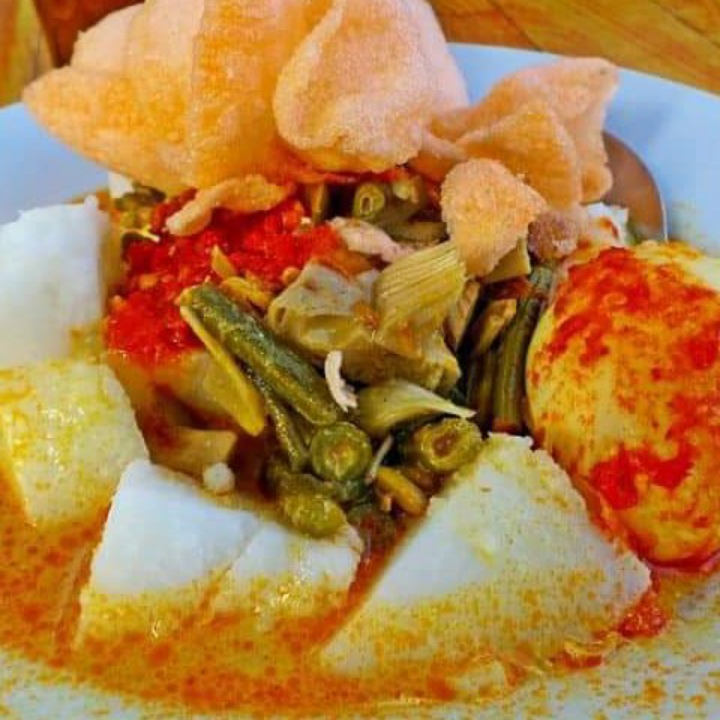 Lontong Sayur Telur