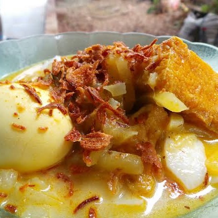 Lontong Sayur Telur