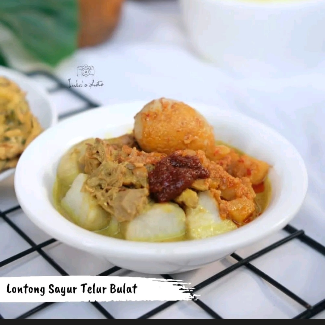 Lontong Sayur Telur Bulat