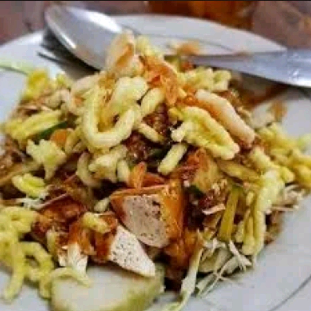 Lontong Tahu Campur