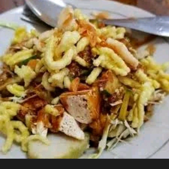 Lontong Tahu Campur