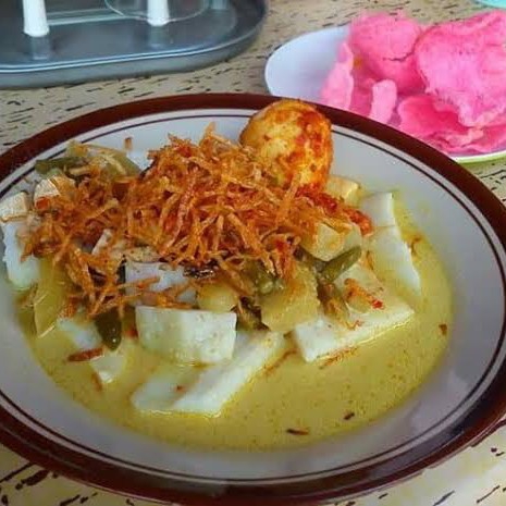 Lontong Telur 