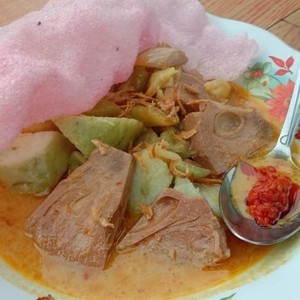 Lontong sayur khas Padang tanpa telur