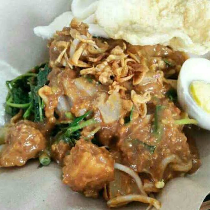 Lotek Lontong Telur Spesial