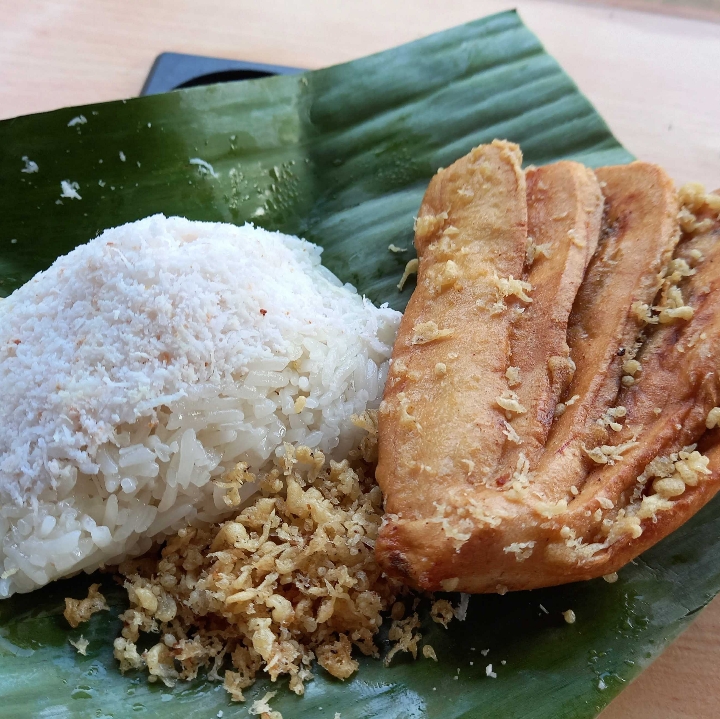 Lupis Cenil Dan Pulut Pisgor Dan Mie