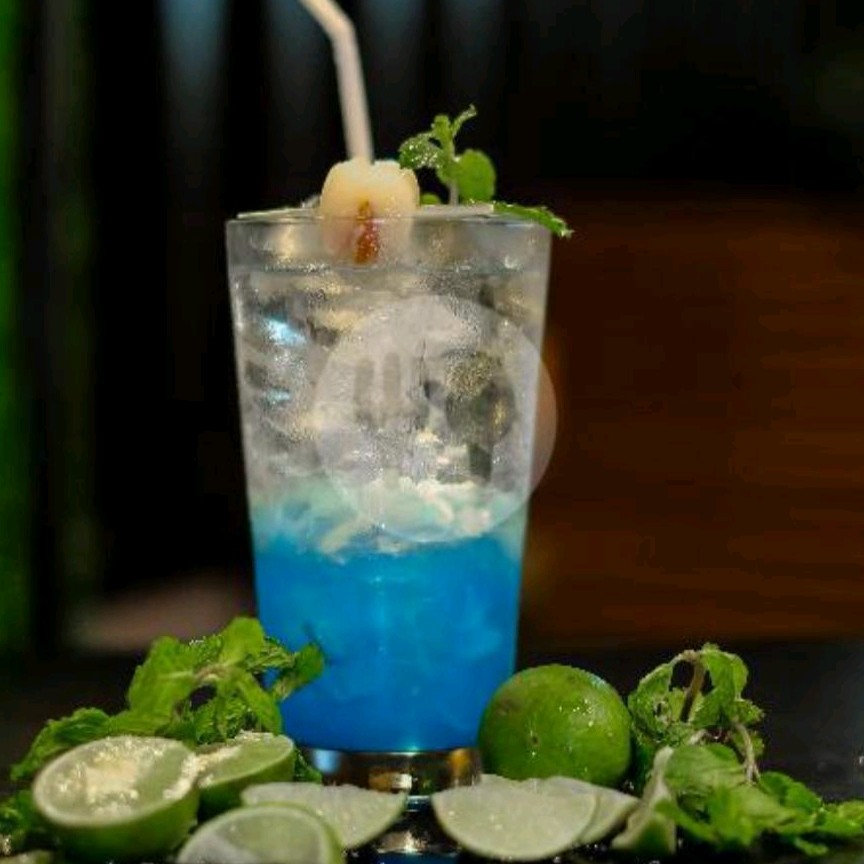 Lychee Blue Mojito