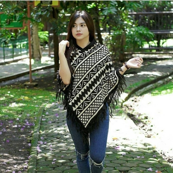 MAROKO BLOUSE RAJUT