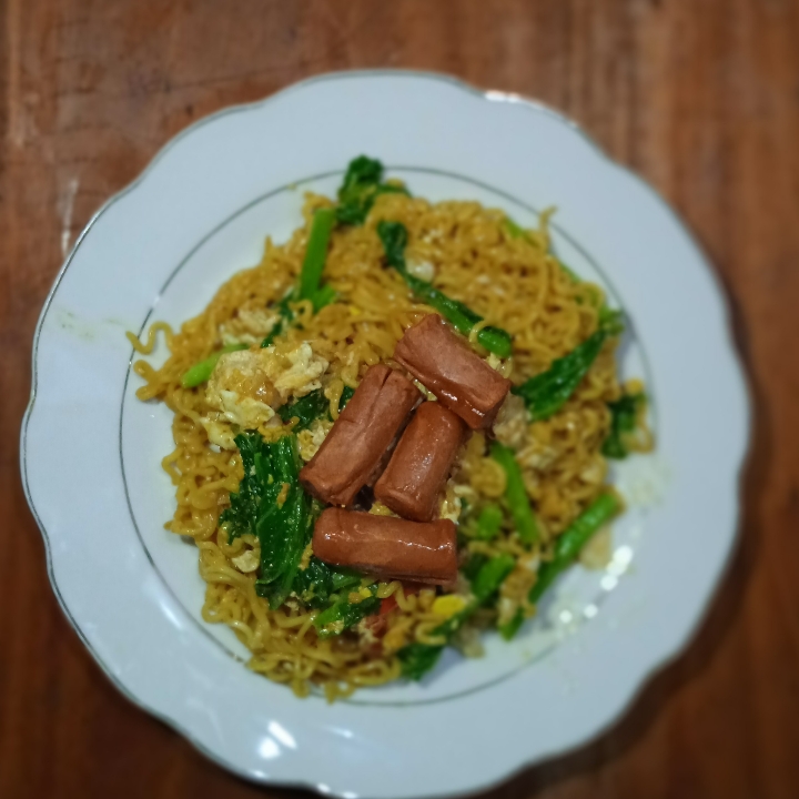 MI GORENG SOSIS TELOR