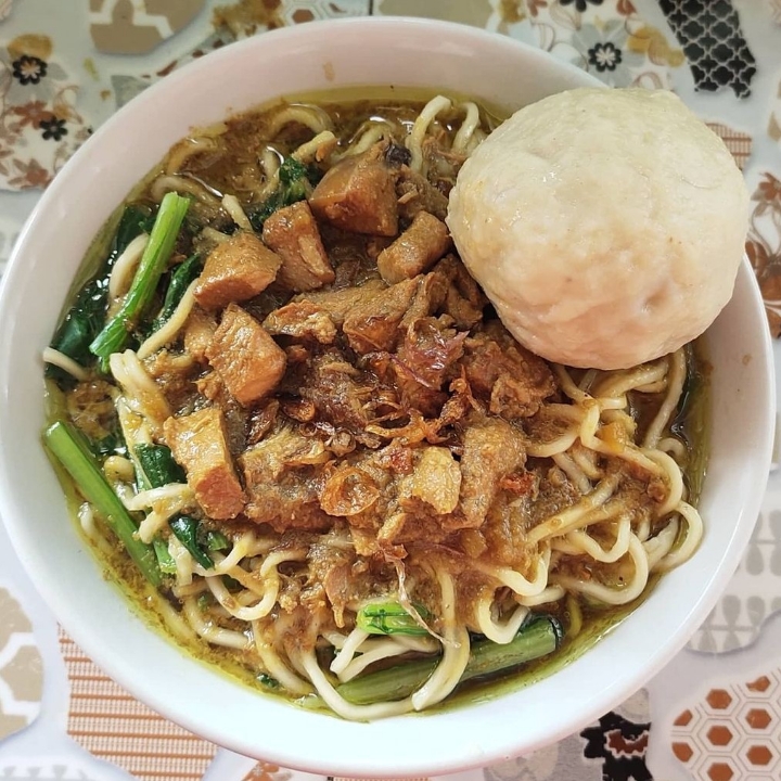 MIE AYAM BAKSO IKAN PENTOL BESAR