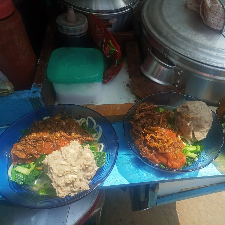 MIE AYAM BAKSO URAT