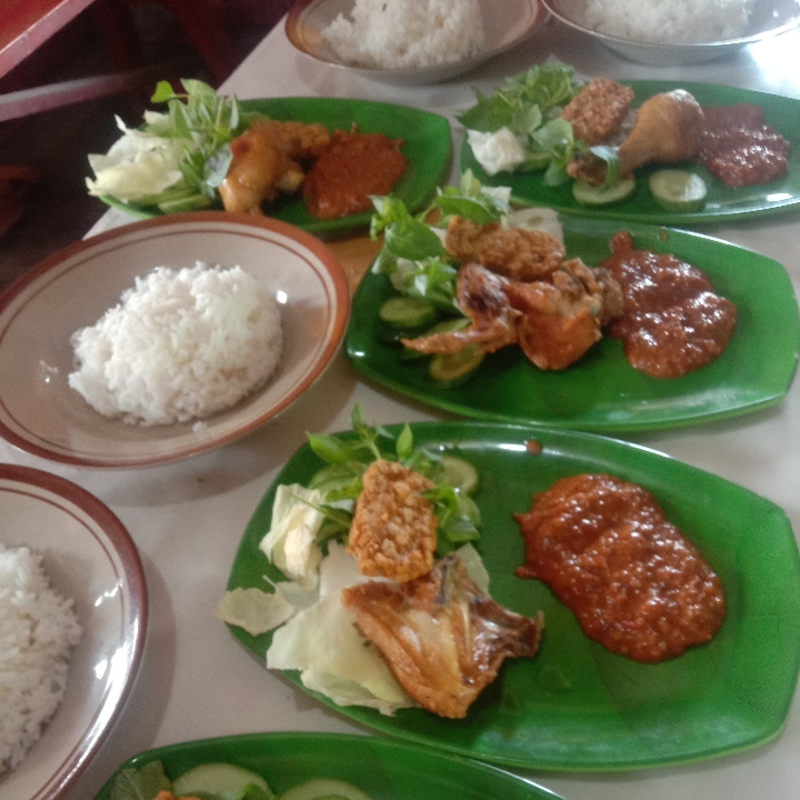 MIE AYAM MEIZHAR DAN PECEL LELE  3