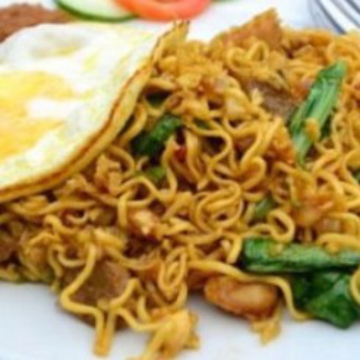 MIE GORENG KOMPLIT