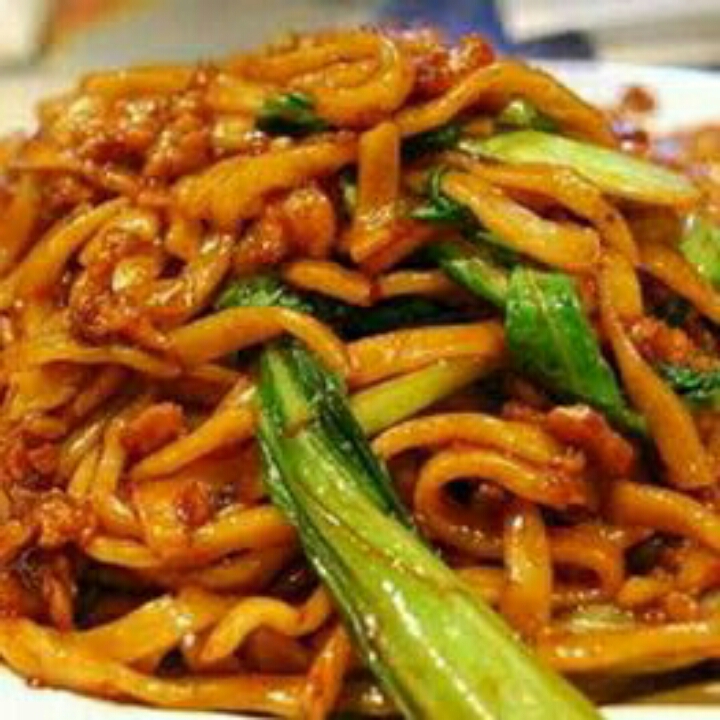 MIE GORENG atau KUAH