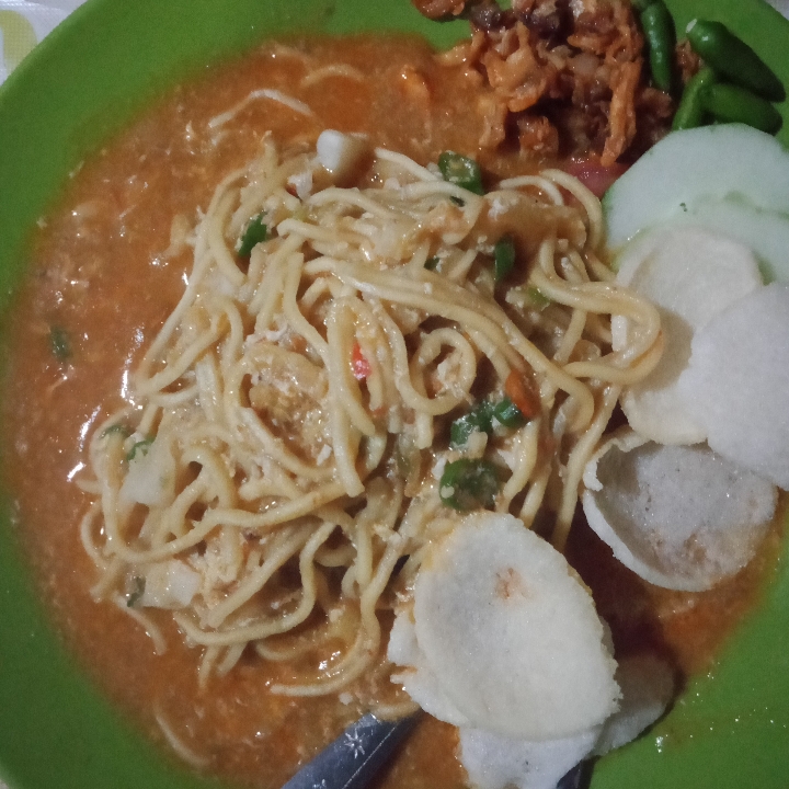 MIE KUNING KUAH