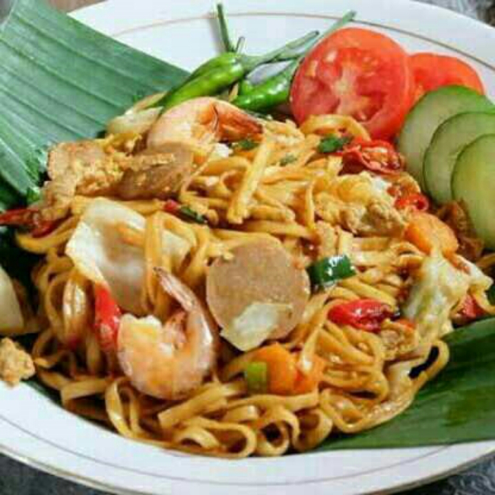 MIE SPESIAL KUAH atau GORENG