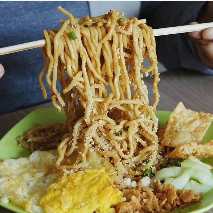 MIE TAPOK GORENG