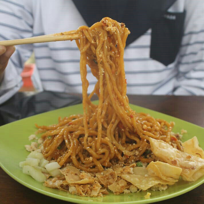 MIE TOBIK GORENG