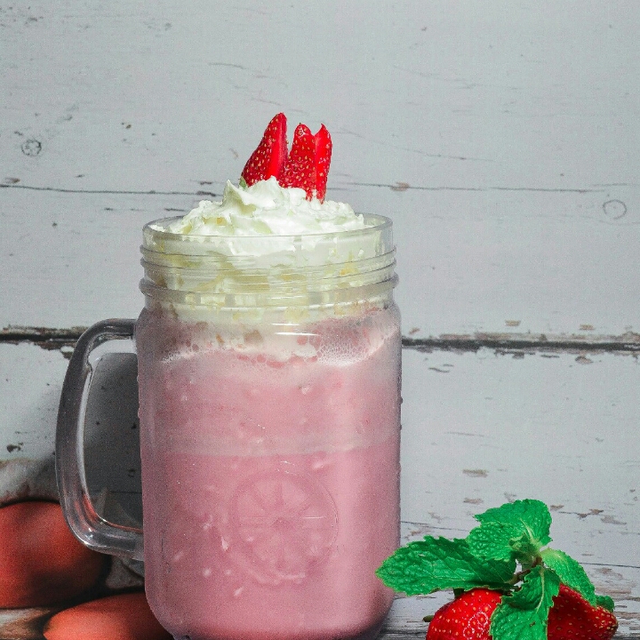 MILK SHAKE STRAWBERI