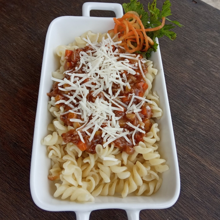 Macaroni Beep Bolognese Saus