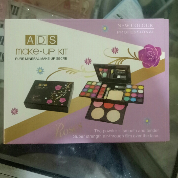 Make Up Kit