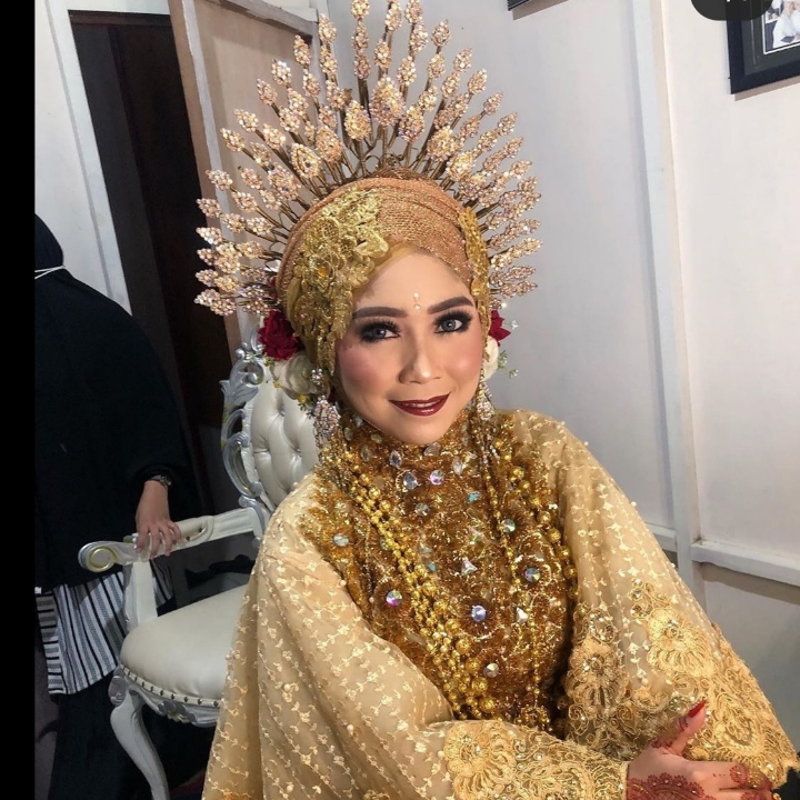 Make Up Pengantin Adat Bugis 3