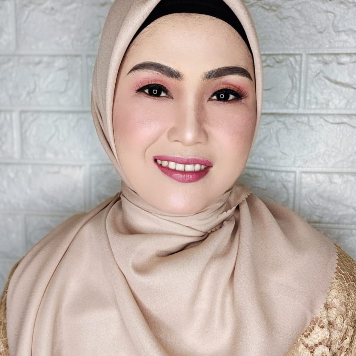 Makeup pesta  4