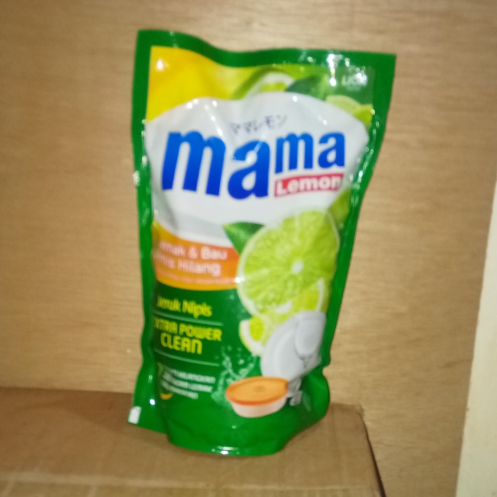 Mama Lemon Sabun Cair Cuci Piring 780ml