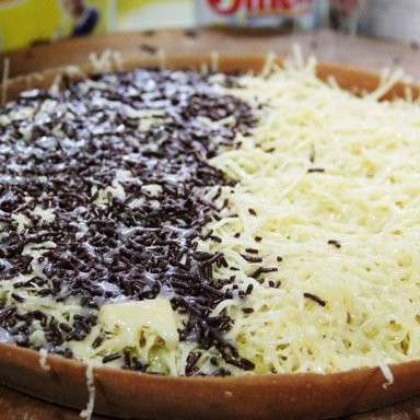 Martabak Coklat Keju Susu