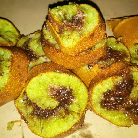 Martabak Gulung Kacang Coklat