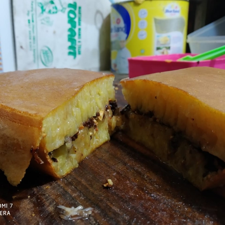 Martabak Manis Coklat Wijen