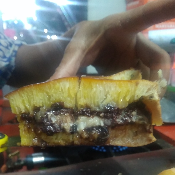 Martabak Manis Full Keju Coklat Kismis Susu