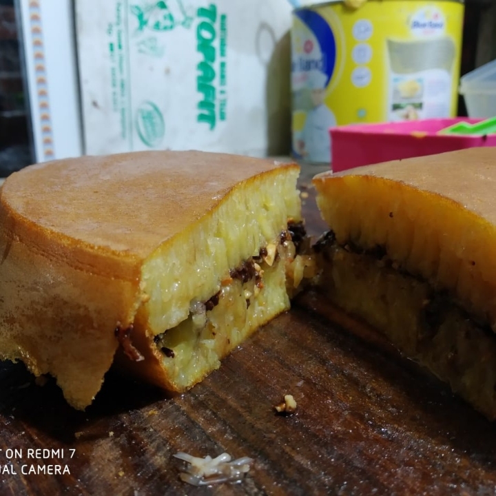 Martabak Manis Kacang Coklat