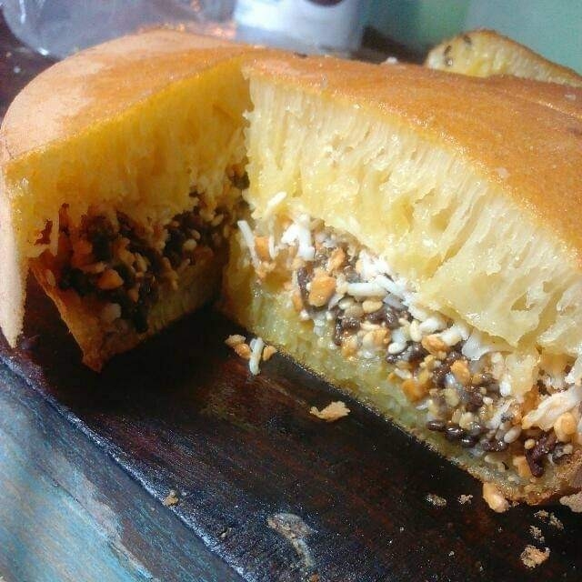 Martabak Manis Keju Coklat Kacang