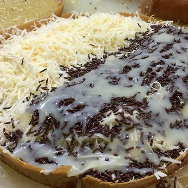 Martabak Manis Keju Coklat Kismis Susu