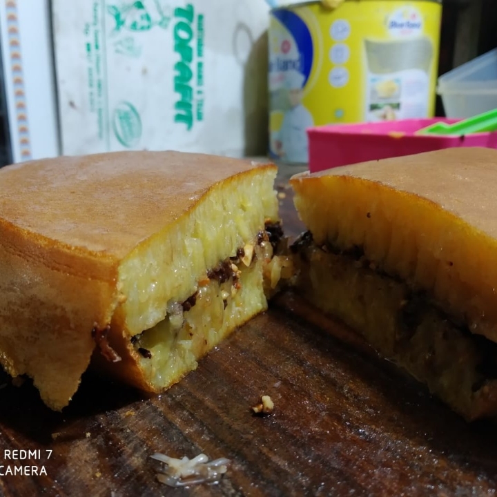 Martabak Manis Keju Kacang Kismis Wijen