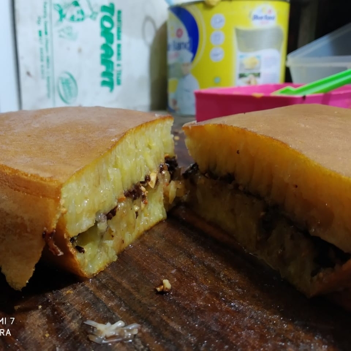 Martabak Manis Keju Kacang Wijen