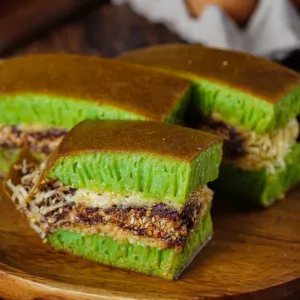 Martabak Manis Manteb Pandan Keju Campur