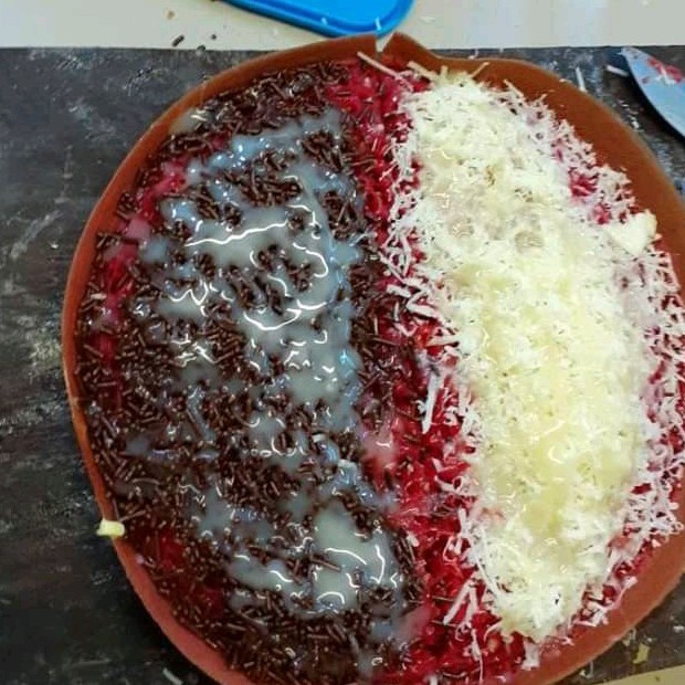 Martabak Red Velvet Rasa Coklat Keju