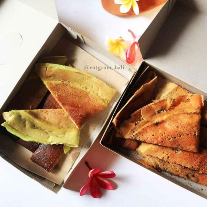 Martabak Tipis Kering Green Tea Toping Keju Kacang