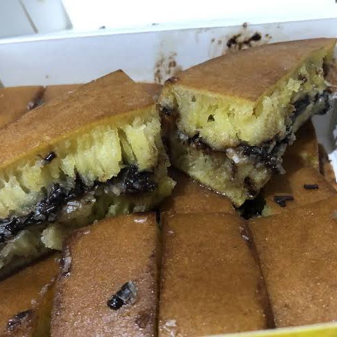 Martabak - coklat - kacang - wijen - keju - kismis