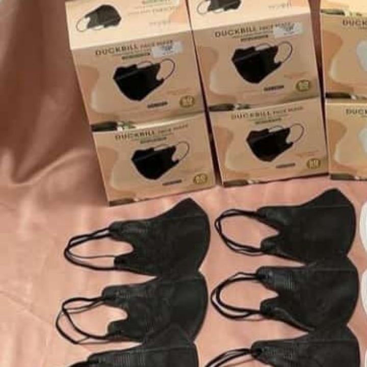 Masker Duckbill YnB Care HITAM