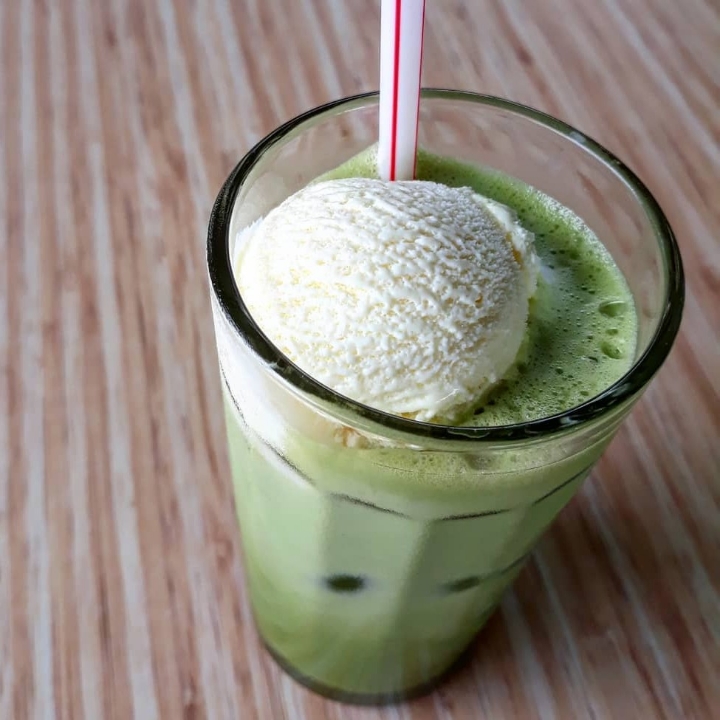 Matcha latte Float