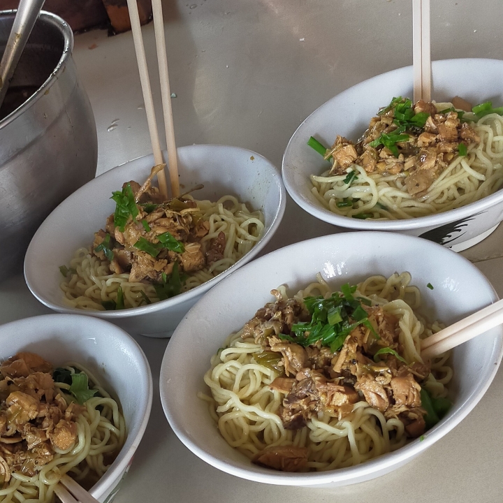 Mi Ayam 1 Porsi Tanpa Bakso