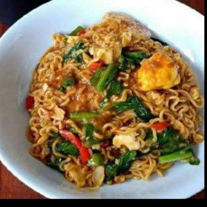 MiE Goreng Sosis