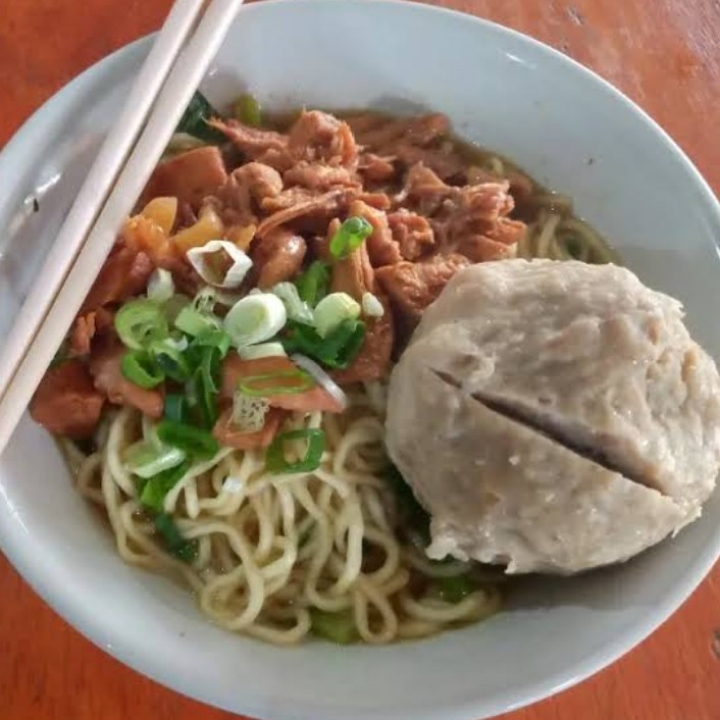 Mie Ayam Bakso Besar