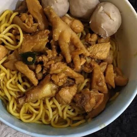 Mie Ayam Bakso Besar Dan Ceker